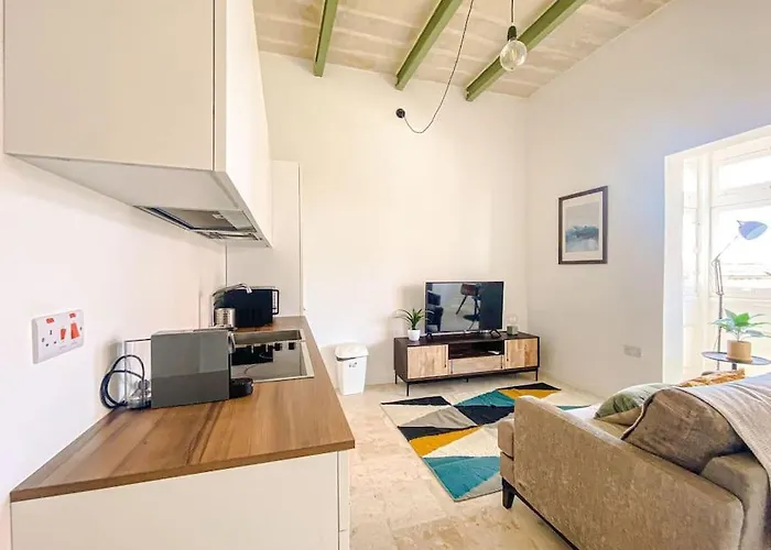 Designer Furnished - Entire Apartment Sliema 2B By Solea