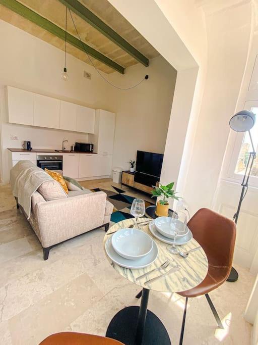 Appartement Designer Furnished - Entire 2b By Solea Sliema