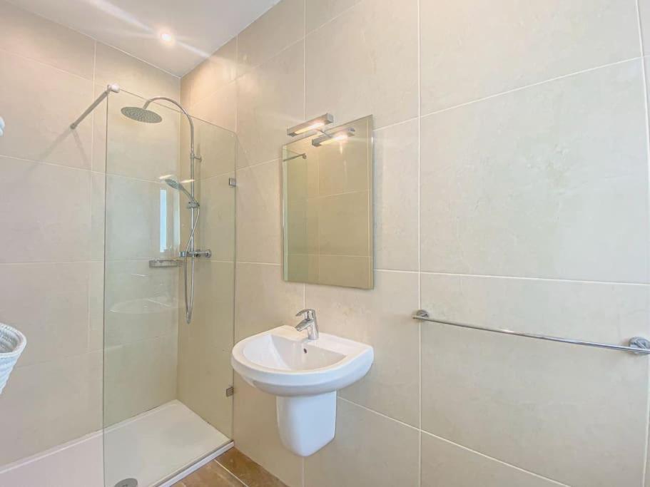 Designer Furnished - Entire 2b By Solea Appartement Sliema